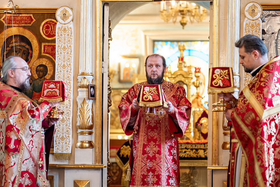 Божественная литургия в храме Преображения Господня погоста Старый Спас деревни Легчищево м.о. Чехов